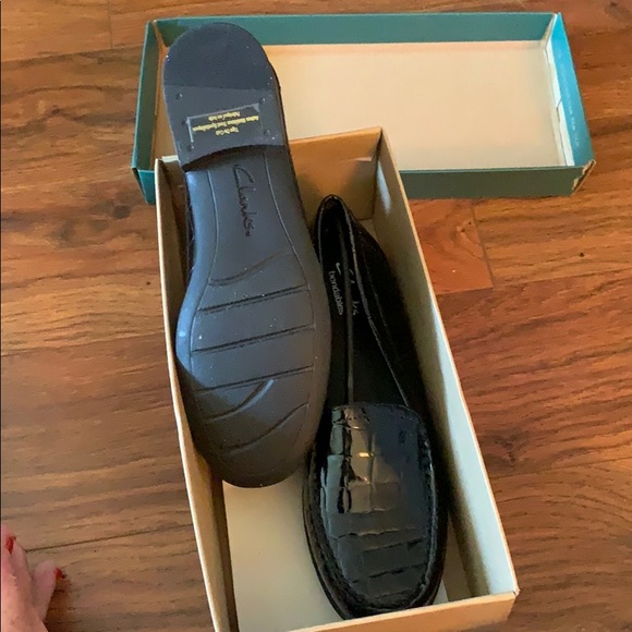 NIB Clarks Black Croco Bendables 8M - Picture 3 of 4